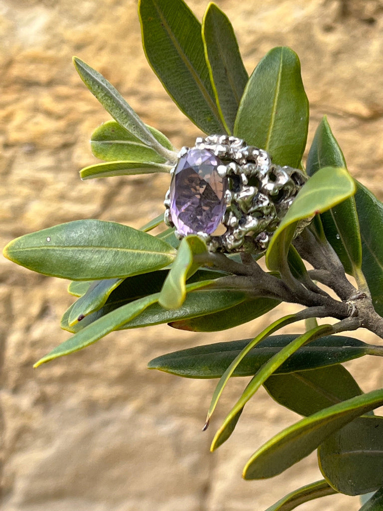 cadmanrock Ring Coral Ring in Amethyst Gemstone