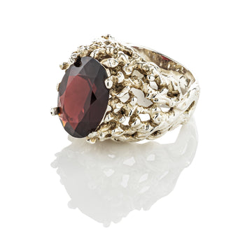 cadmanrock Ring Coral Ring in Garnet Gemstone