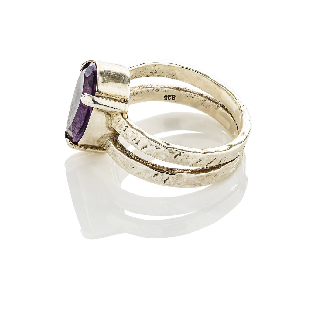 cadmanrock Ring Venus Ring in Amethyst